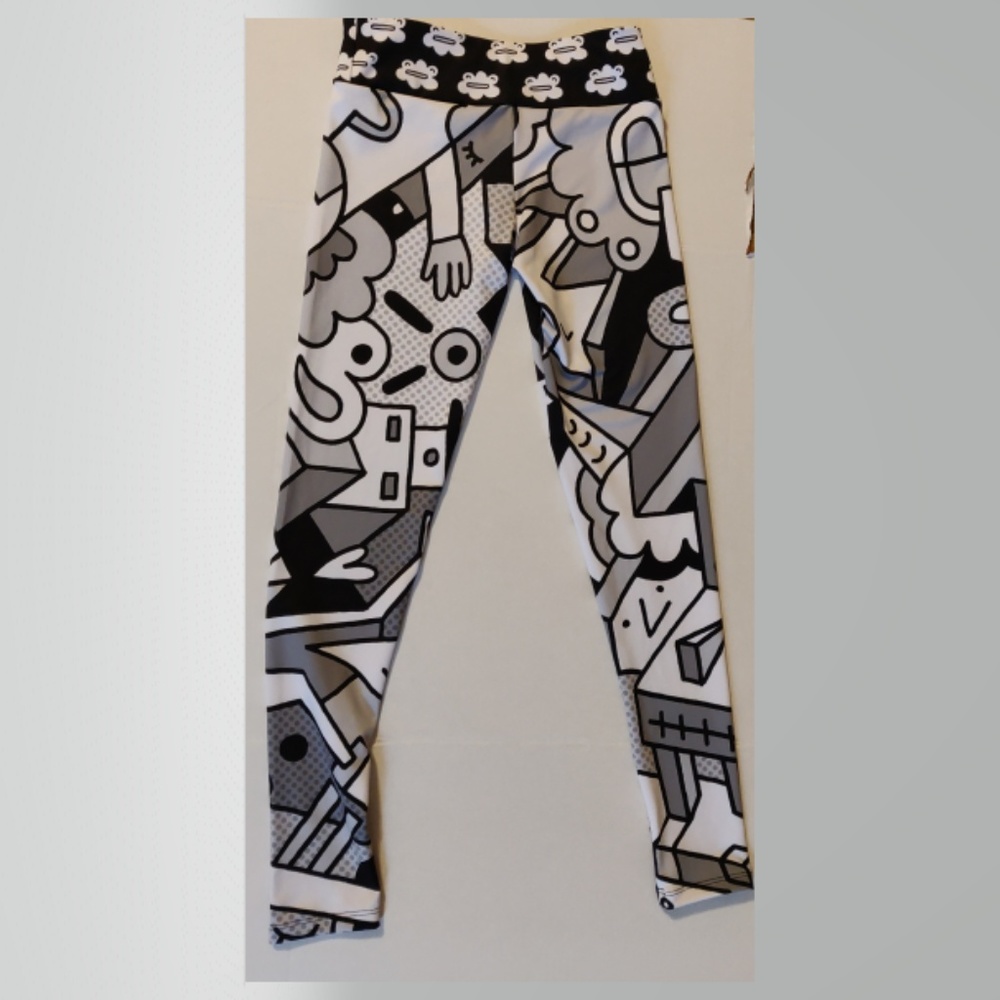 Society6 Women Fun Print Black /White Leggings, XS - Picture 4 of 8